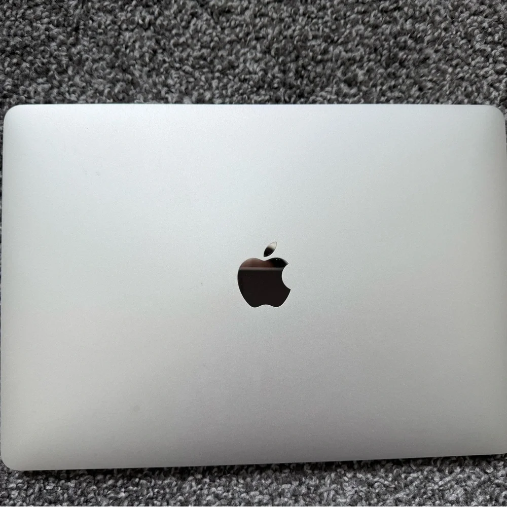 Apple MacBook in Classic Silver with Accessories